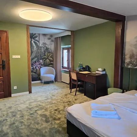 I Restauracja Palacyk Tyrolski Отель 3*
