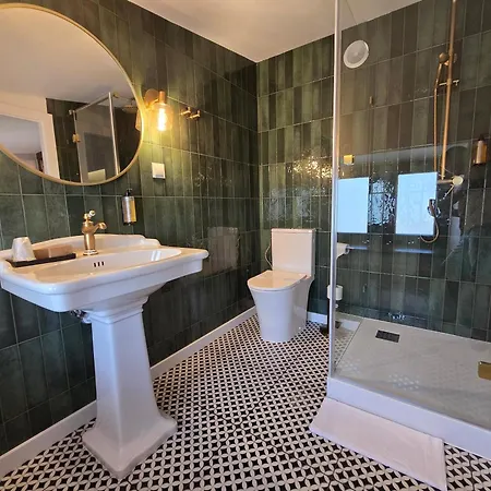 I Restauracja Palacyk Tyrolski 3* Жирардув